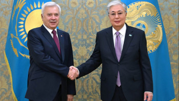 Фотография к новости: Президент "Лукойл" компаниясының акционері Вагит Алекперовті қабылдады