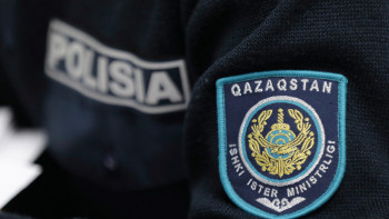 Фотография к новости: Алматыда автобус бақылаушысына пышақ ала жүгірген ер адам ұсталды