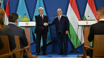 Фотография к новости: Қазақ-мажар сауда-экономикалық байланысы нығаяды