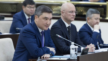 Фотография к новости: Бектенов: Экономиканы әртараптандыру – Үкіметтің басым міндеттерінің бірі