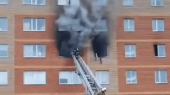 Фотография к новости: БҚО-дағы өрт кезінде балалар төртінші қабаттағы терезеден секірген