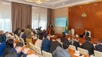 Фотография к новости: ШҚО-да «Ауыл аманаты» бағдарламасының іске асырылуы талқыланды