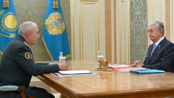 Фотография к новости: Мемлекет басшысы Қорғаныс министрін қабылдады