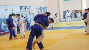 Фотография к новости: Қазақ күресінен әлем кубогі басталды