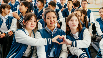 Фотография к новости: Ауыл оқушыларына 100 ноутбук сыйға берілді