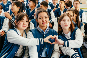 Фотография к новости: Ауыл оқушыларына 100 ноутбук сыйға берілді