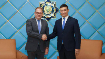 Фотография к новости: Бас прокурордың орынбасары Францияның Қазақстандағы елшісімен кездесті