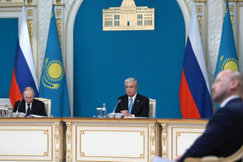 Фотография к новости: Тоқаев пен Путин Қазақстан-Ресей ХХ Өңіраралық ынтымақтастық форумының пленарлық отырысына қатысты