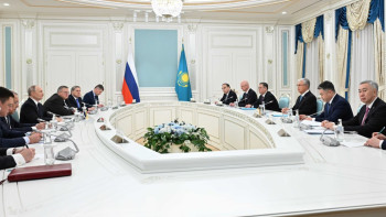 Фотография к новости: Қасым-Жомарт Тоқаев пен Владимир Путин шағын құрамда келіссөз жүргізді