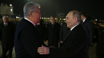 Фотография к новости: Тоқаев Путинді елорда әуежайында қарсы алды