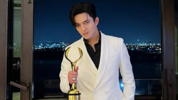 Фотография к новости: Димаш Құдайберген Дубайда DIAFA жүлдесінің иегері атанды