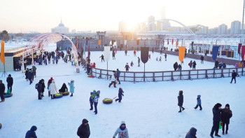 Фотография к новости: Мұз айдындары, сырғанақтар, фотоаймақтар: Астана жаңа жылға орай қалай безендіріледі