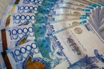 Фотография к новости: Теңгеміз 100 есе құнсызданды. Неге?