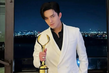 Димаш Құдайберген DIAFA жүлдесін Бибігүл Төлегеноваға арнады