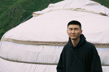 Фотография к новости: Ауыл мұғалімі шетелдік әншінің альбомына саунд-продюсер болды