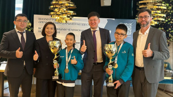 Фотография к новости: Шахматтан әлем чемпиондары 77 елдің арасында бірінші орынды жеңіп алды