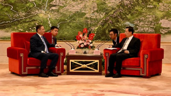 Фотография к новости: Мұрат Нұртілеу Сычуань өлкесі партия комитетінің хатшысымен кездесті