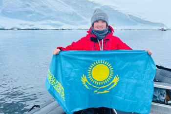 Фотография к новости: Антарктиданы жүзіп өткен тұңғыш қазақ қызы кім?