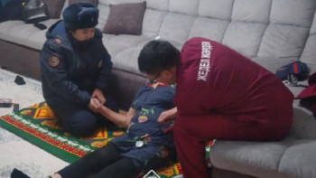 Фотография к новости: Өскеменде терезеден секірмек болған зейнеткер құтқарылды