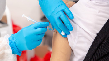 Фотография к новости: Алматыда 5 мыңға жуық қыз АПВ-ға қарсы вакцина алды