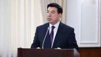 Фотография к новости: Жаңа жылда мұғалімге сыйлық алуға бола ма? – министр жауабы