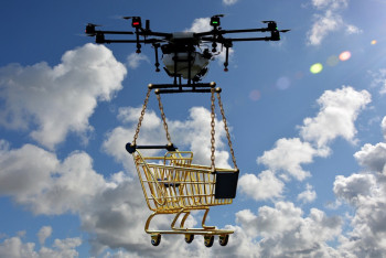 Фотография к новости: Қытайда тамақты дрондар жеткізеді