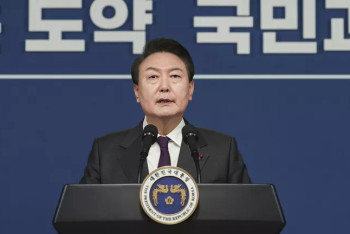 Фотография к новости: Оңтүстік Корея президенті халықтың сенімінен айырылды