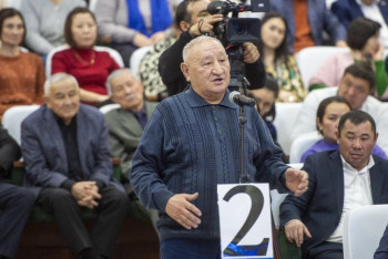 Фотография к новости: Жетісу облысының әкімі Бейбіт Исабаев тұрғындарымен кездесті