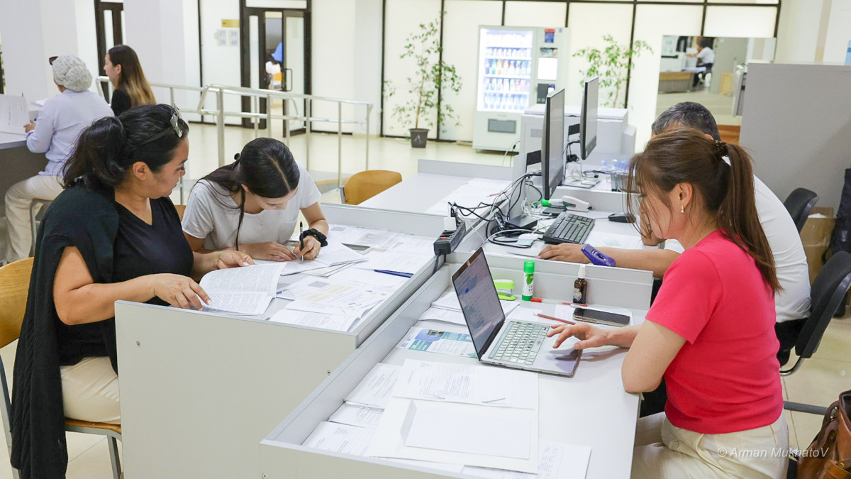  Арман Мухатов  -архив