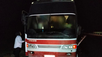 Фотография к новости: ТЖМ құтқарушылары ақауы бар автобустан 14 адамды эвакуациялады