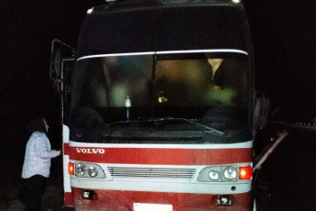 Фотография к новости: ТЖМ құтқарушылары ақауы бар автобустан 14 адамды эвакуациялады