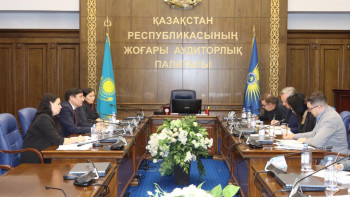 Фотография к новости: Жоғары аудиторлық палата мен Азия даму банкінің мамандары бірлескен жобаларды талқылады