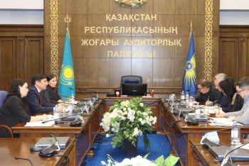 Фотография к новости: Жоғары аудиторлық палата мен Азия даму банкінің мамандары бірлескен жобаларды талқылады
