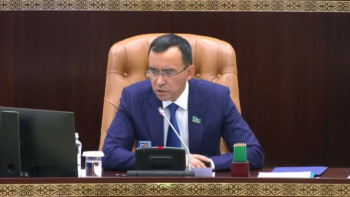 Фотография к новости: Мәулен Әшімбаев: Теңге тағы құнсызданбас үшін не істейсіздер?