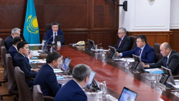 Фотография к новости: Бектенов Маңғыстау облысын дамыту мәселелері бойынша кеңес өткізді