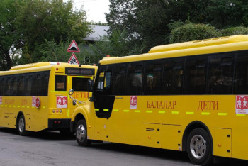 Фотография к новости: Алматыда келер жылы тағы 100 мектеп автобусын сатып алуға қаржы бөлінеді