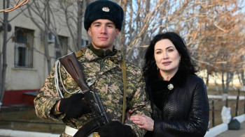 Фотография к новости: Депутаттың баласы Ақтау гарнизонына әскерге аттанды