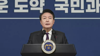 Фотография к новости: Оңтүстік Корея президентіне елден шығуға тыйым салынды