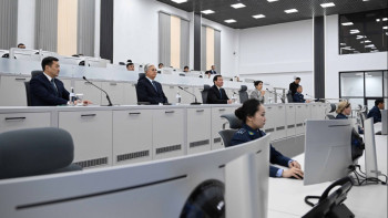 Фотография к новости: Тоқаев Ақтөбе қаласындағы жедел басқару орталығына барды