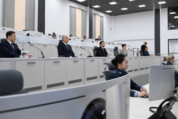 Фотография к новости: Тоқаев Ақтөбе қаласындағы жедел басқару орталығына барды