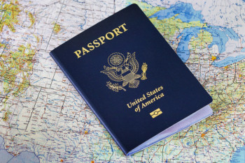 Фотография к новости: АҚШ шетелдіктердің балаларына азаматтық беруді тоқтатуы мүмкін