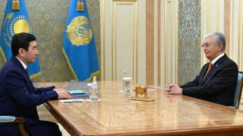 Фотография к новости: Тоқаев Мәжіліс төрағасы Ерлан Қошановты қабылдады