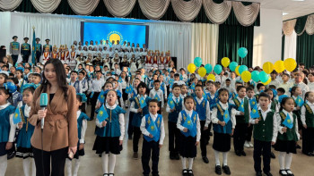 Фотография к новости: Елордада 700 оқушы "Мен қазақпын" әнін шырқады