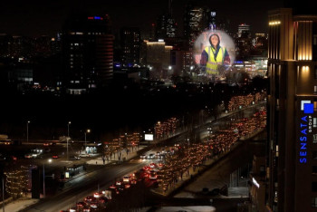 Фотография к новости: Астанада коммуналдық қызметкерлердің суреттері ерекше үлгіде жарияланды