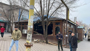 Фотография к новости: Алматыда кезекті заңсыз кафе бұзылды