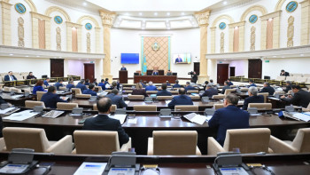 Фотография к новости: Сенаторлар "Келешек" мемлекеттік білім беру жинақтау жүйесіне қатысты заңды мақұлдады