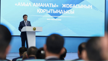 Фотография к новости: "Ауыл аманаты" жобасына қатысушылар шаруаларға үлгі көрсетіп жатыр