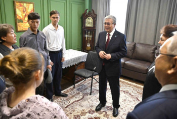 Фотография к новости: Президент Кемел Тоқаев атындағы орта мектепке барды