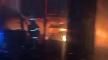 Фотография к новости: Алматы құтқарушылары техникалық қызмет көрсету станциясындағы өртті сөндірді