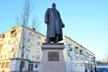 Фотография к новости: Семейде Шәкәрім Құдайбердіұлының ескерткіші ашылды